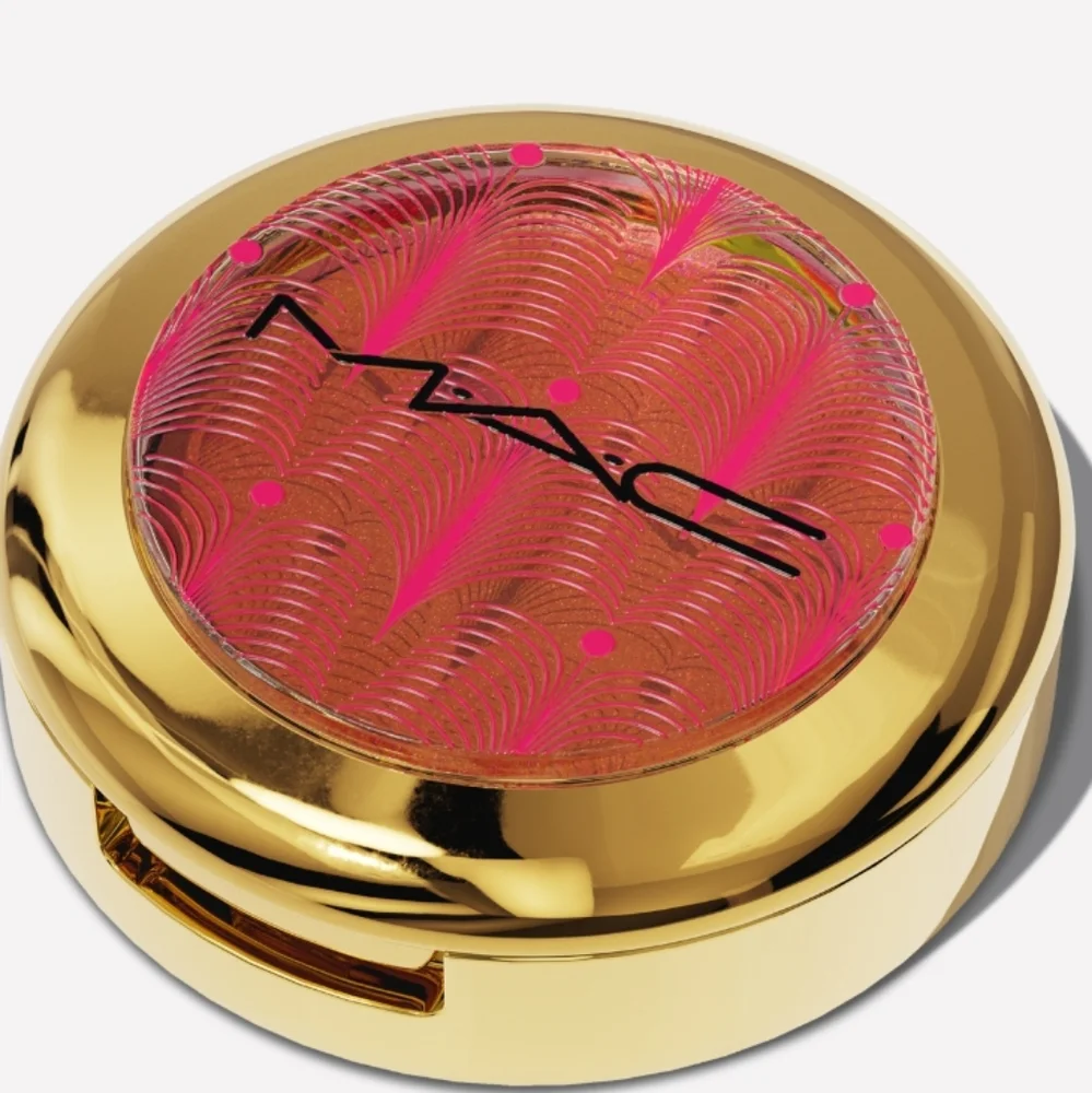 MAC Coveted Coral Skinfinish Metallic Cream Blush